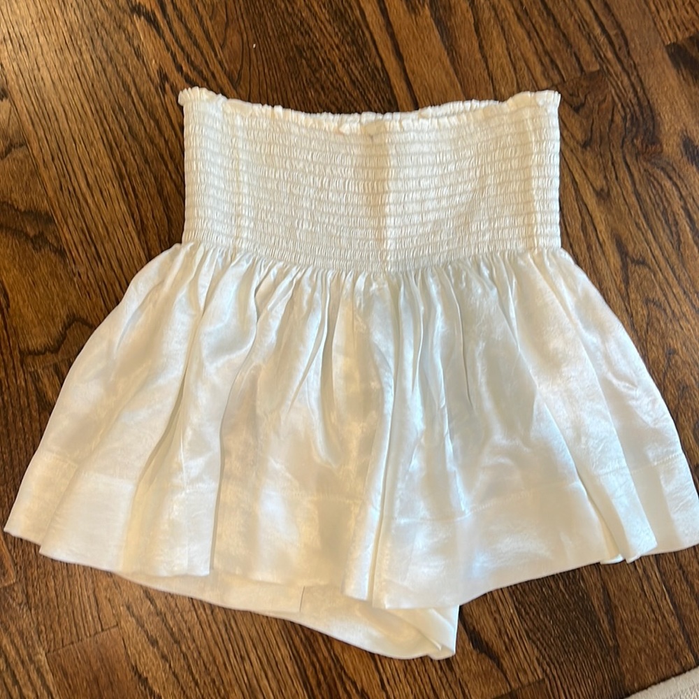 White Erica Koch skirt. worn once or twice. Size small. Excellent condition